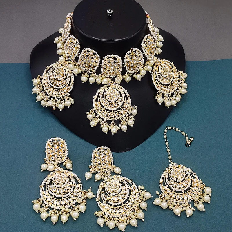 Lucentarts Jewellery Gold Plated Kundan Stone And Pearls Choker Necklace Set