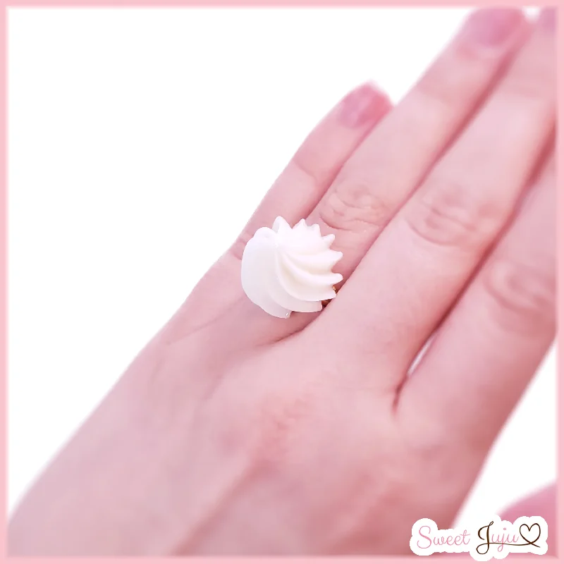 Whipped Cream Topping Ring