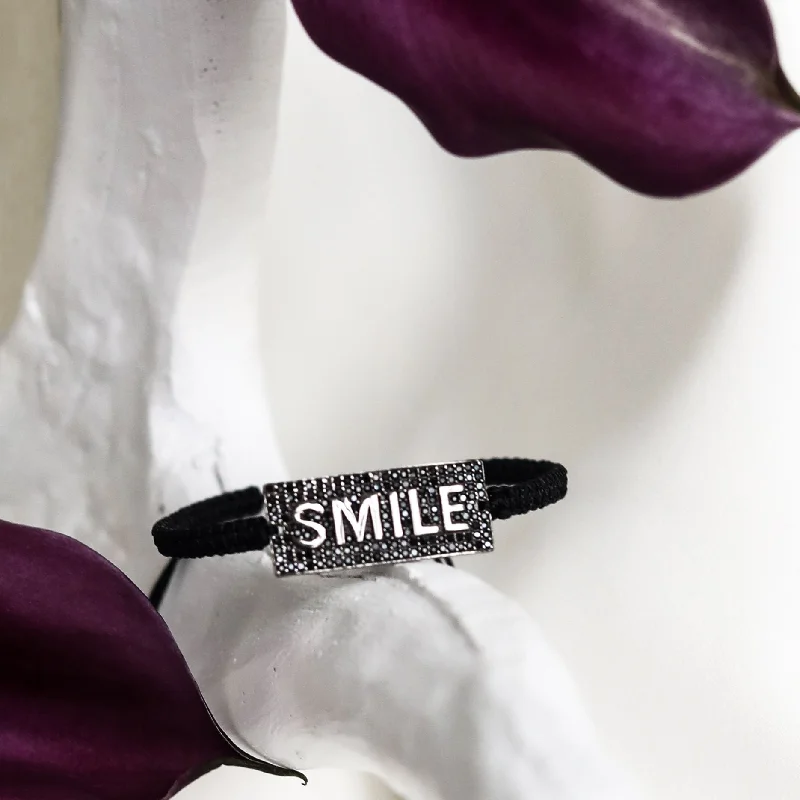 SMILE MACRAME BRACELET