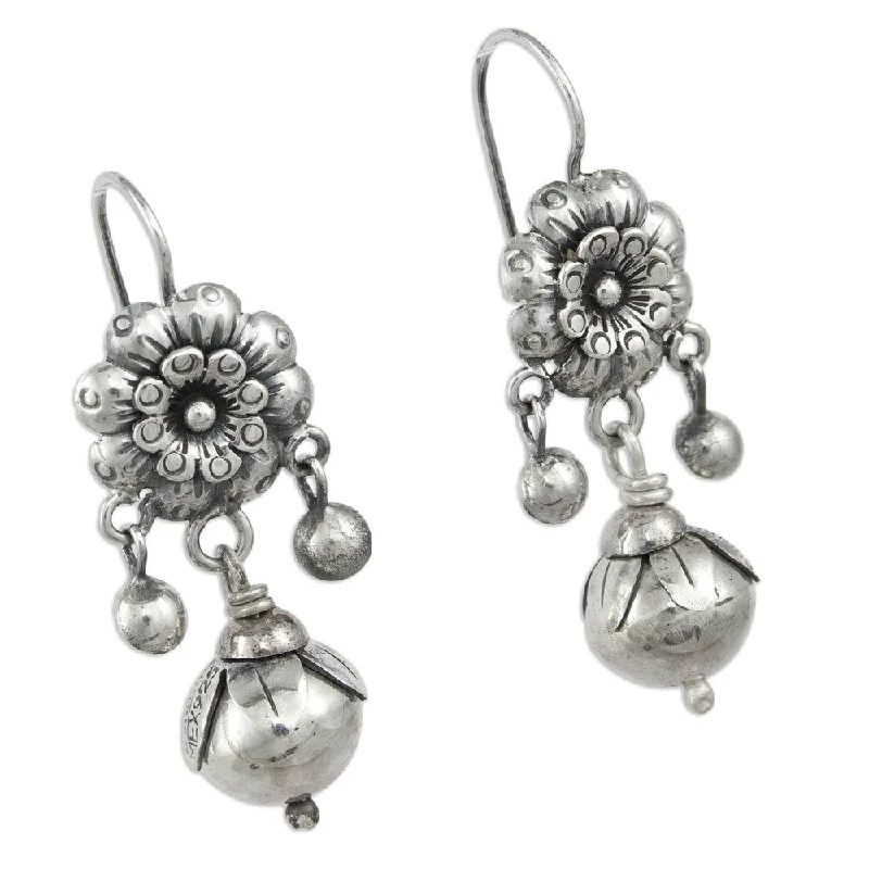 Handmade Sterling Silver 'Floral Enchantment' Earrings (Mexico) - 1.6*0.6