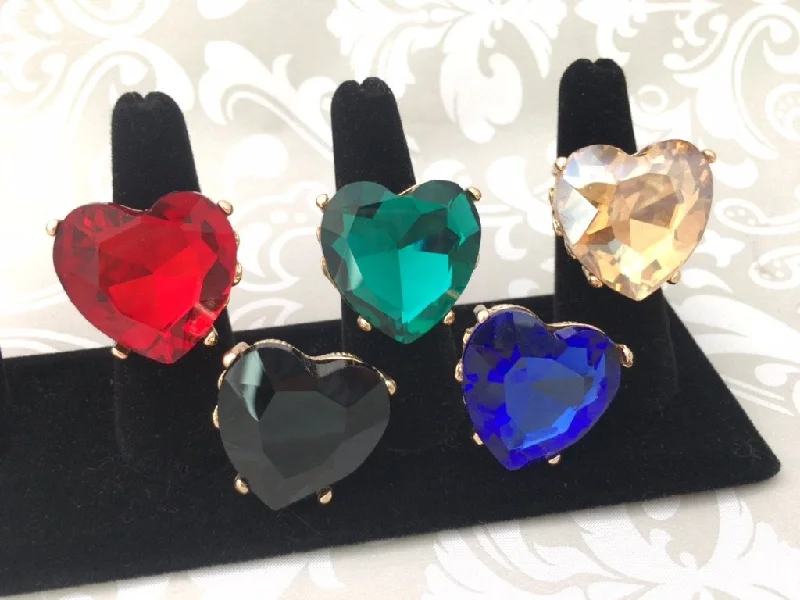 Instant Shipping! Regal Love Heart Ring (5 Colors)