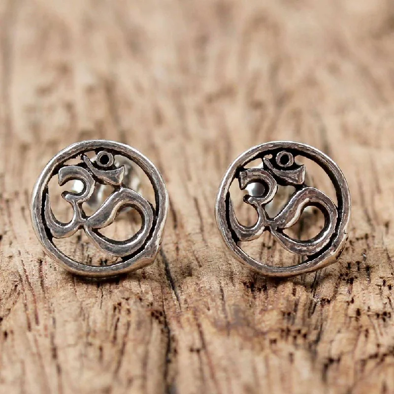 Handmade Sterling Silver 'Om Harmony' Earrings (Thailand) - 0.4D