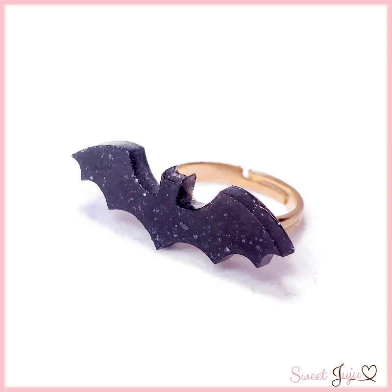 Spooky GLOW Bat Ring